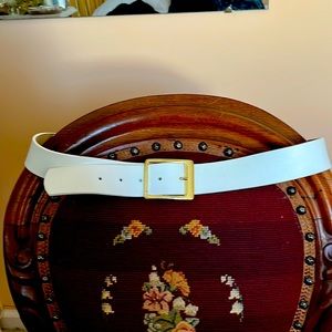 White leather belt size medium